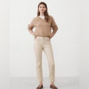 Banana Republic Girlfriend Jeans - worn once! - 28 - Ecru/cream